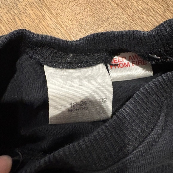 Zara Kids Black Long Sleeve Tee with Skull Graphic - Picture 2 of 4